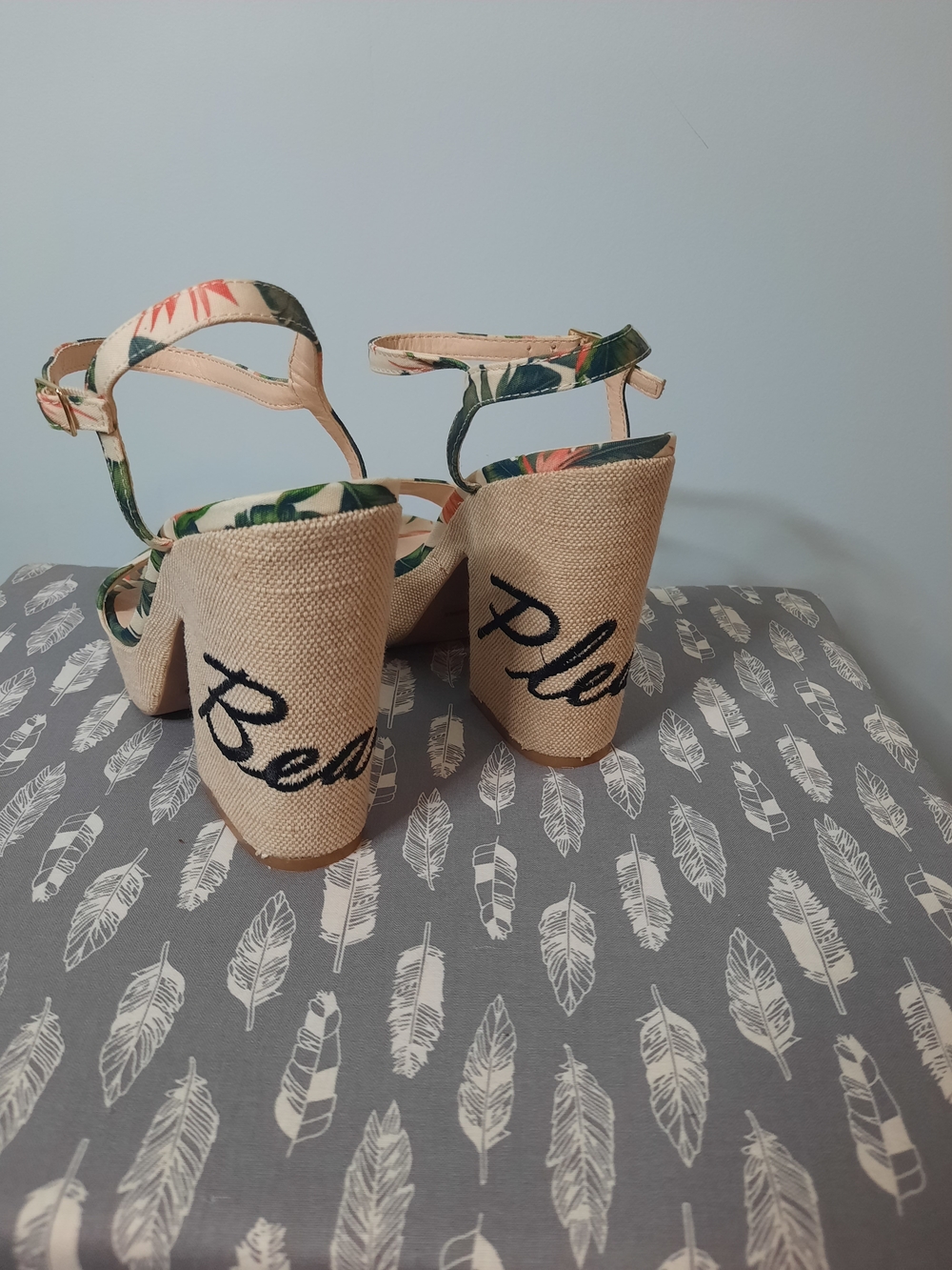Womens Sz 7 'Beach Please' Floral Ankle-Strap Platform Sandals, Coastal, Summer